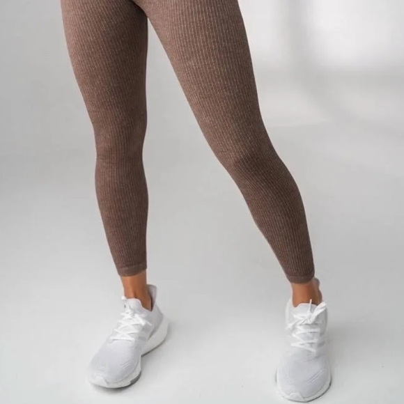 Balance Athletica - CHANNEL PANT - Quartz 2.0 - Picture 4 of 7